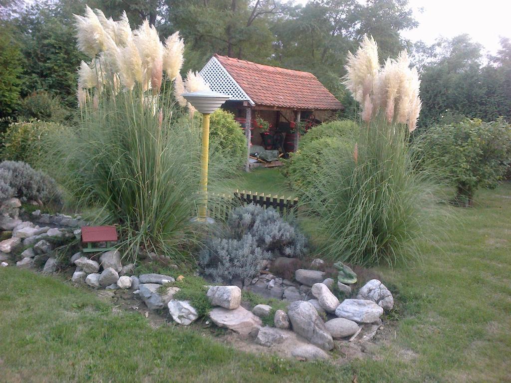 Seoski Turiziam Larva Trenkovo Extérieur photo